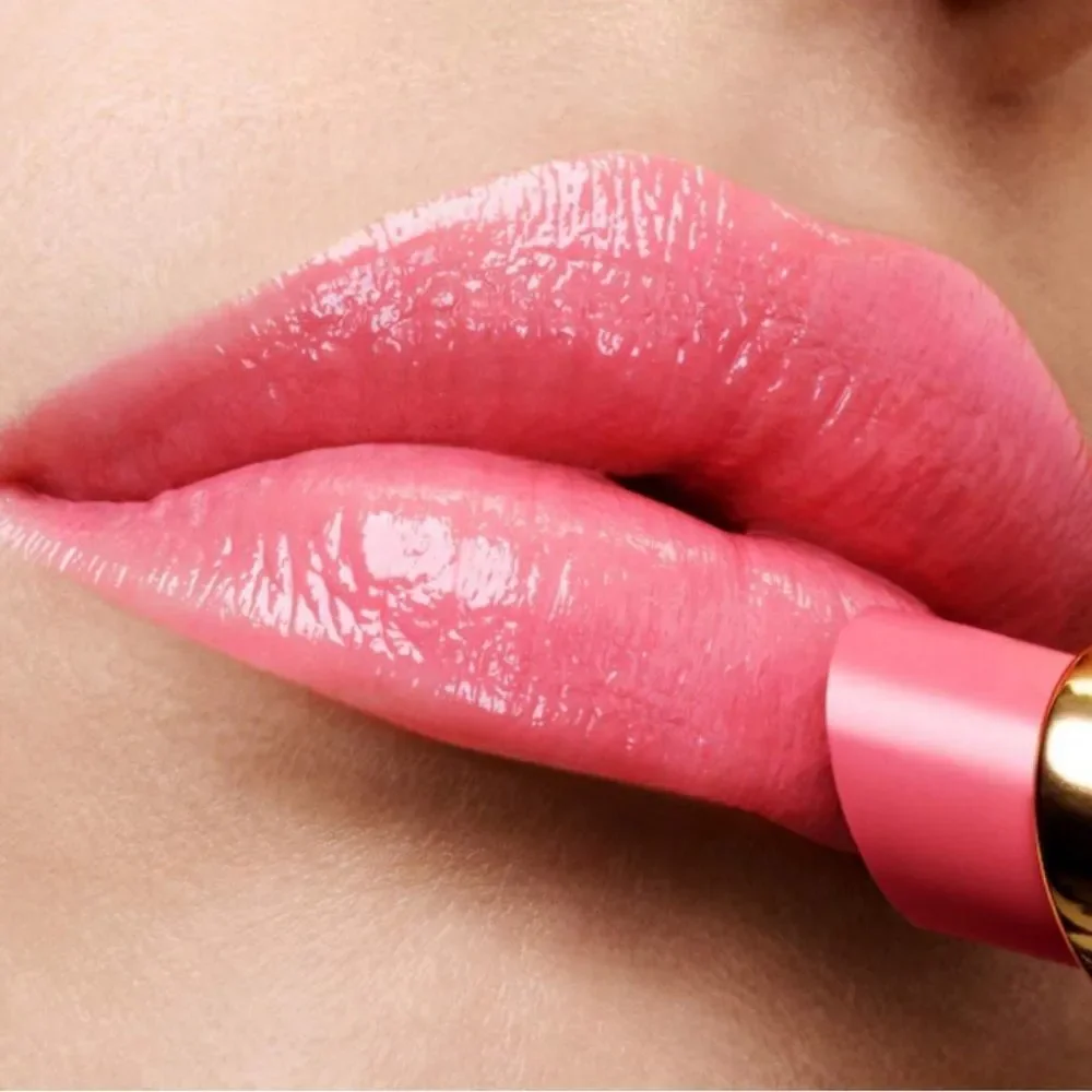 TOM FORD Ultra Shine Lipstick Color with Glossy Effect